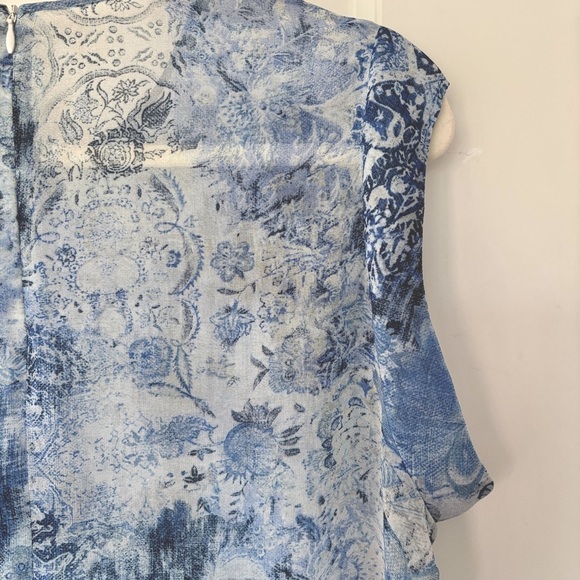 Blue Patterned Sleeveless Top - Picture 5 of 8